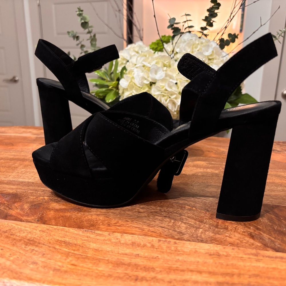 Jeffrey Campbell Platform “Amma”